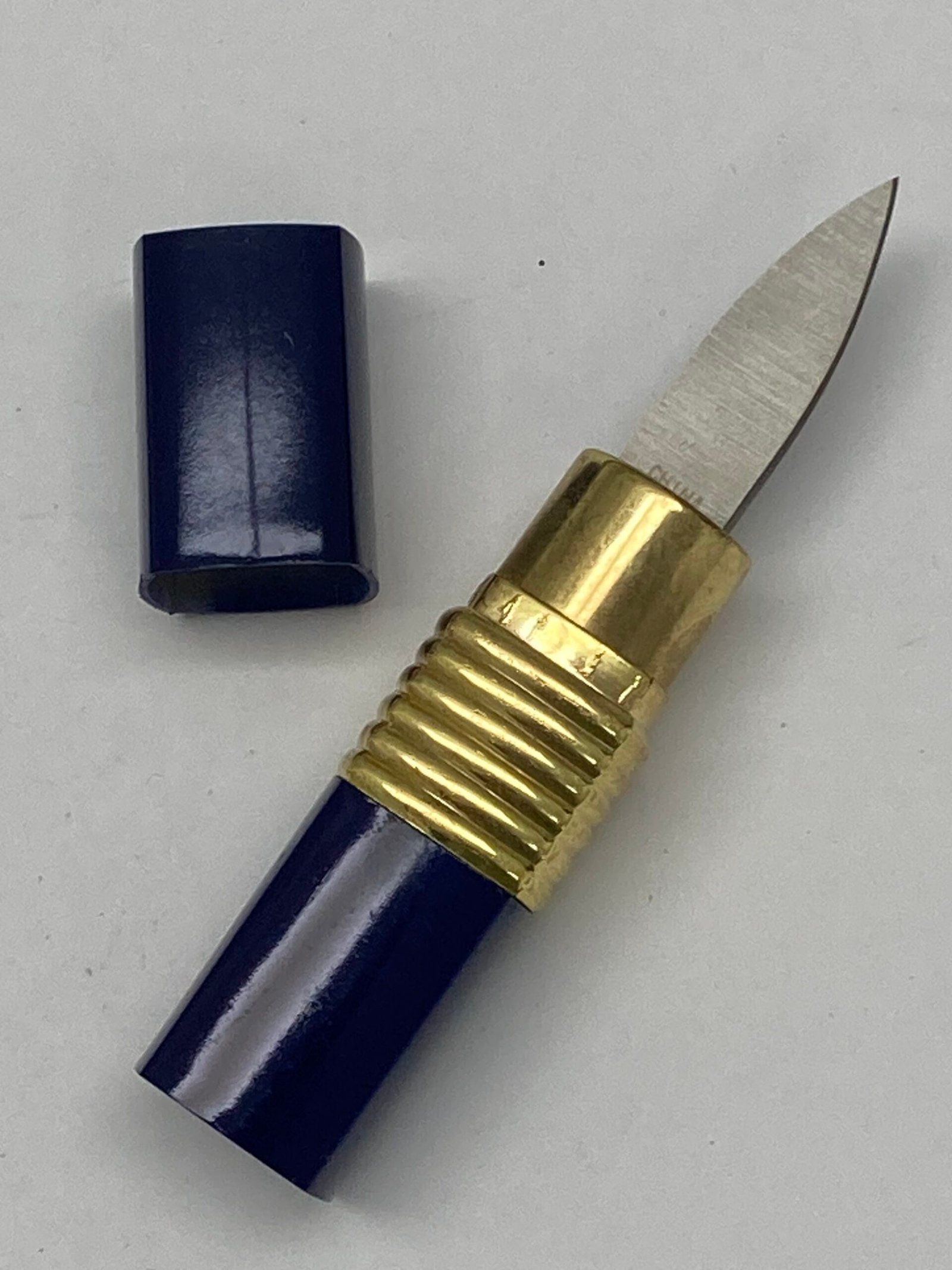 Blue Lipstick Knife (1)
